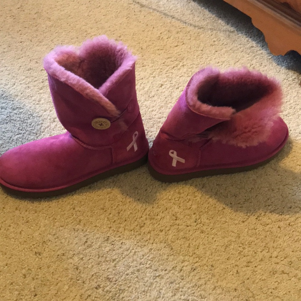 UGGS pink with side button